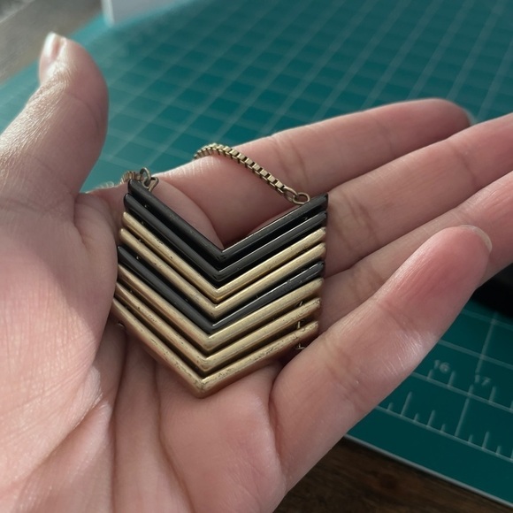 Madewell arrowhead gold tone necklace - Picture 5 of 5